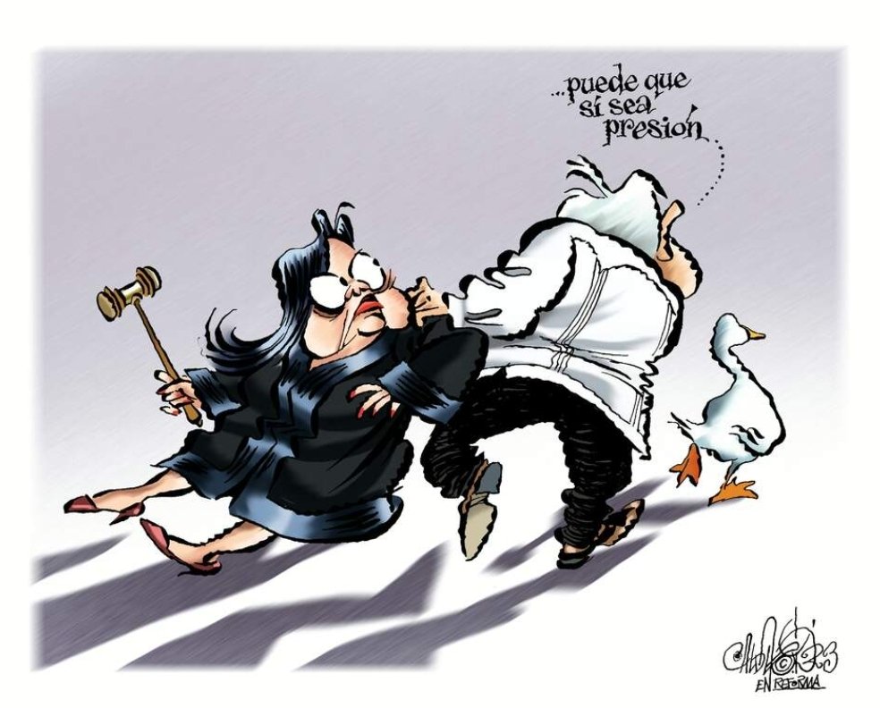 Melissa_Bely's tweet photo. Les comparto..

"A López LE URGE que ya nadie hable del rotundo FRACASO de su gobierno, y por eso adelantó la sucesión..

LE URGE que NO HABLES:

-Del desabasto inhumano de medicinas que él provocó.

-Del fracaso del INSABI que sustituyó al exitoso Seguro Popular.

-Del nuevo récord de homicidios dolosos en su sexenio que impone cada día.

-Del fracaso, corrupción y sobrecosto de sus obras inútiles.

-De la militarización en balde.

-De las CERO sentencias en materia de corrupción.

-Del fracaso en el combate a la pobreza. 

-De la corrupción impune de sus hijos y sus más cercanos colaboradores.

-De las constantes derrotas de sus leyes y decretos en la SCJN.

-Del billón de pesos que han perdido.

-De la descomposición absoluta de la educación pública.

-De las miles de muertes evitables de la pandemia.

-De la destrucción del sistema de vacunación pública.

-De la entrega del territorio al crimen organizado.

-De la destrucción de los proyectos de energía limpia.

-De la destrucción de la diplomacia mexicana y la imagen internacional de México.

-De los CERO ÉXITOS concretos de gobierno en rubros importantes."

Recibido vía Whatsapp..