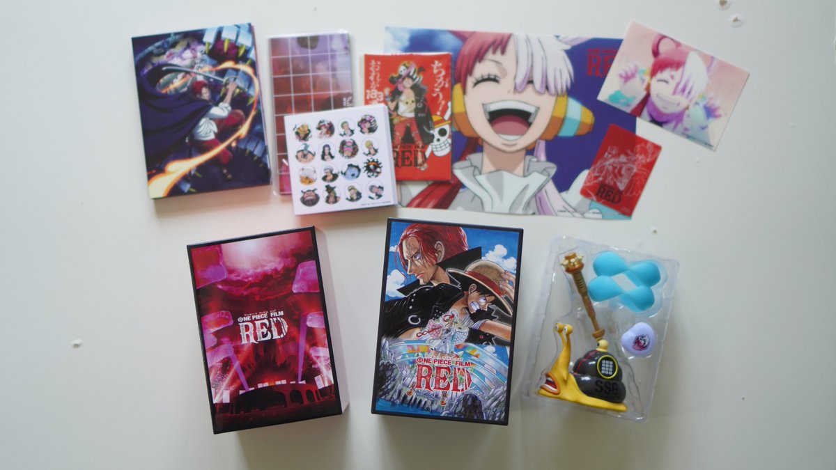 UnwrapWithErzat's tweet photo. Unboxed the One Piece Film: Red [Deluxe Limited Edition]!

Contains a whole bunch of goodies:
- Clear card
- Visual sheet
- Den Den Mushi
- Magnetic Reversi
- Postcards

And many more!

Do check out the video here:
https://t.co/J8DfKi5ARs https://t.co/cc9B8SgSnN