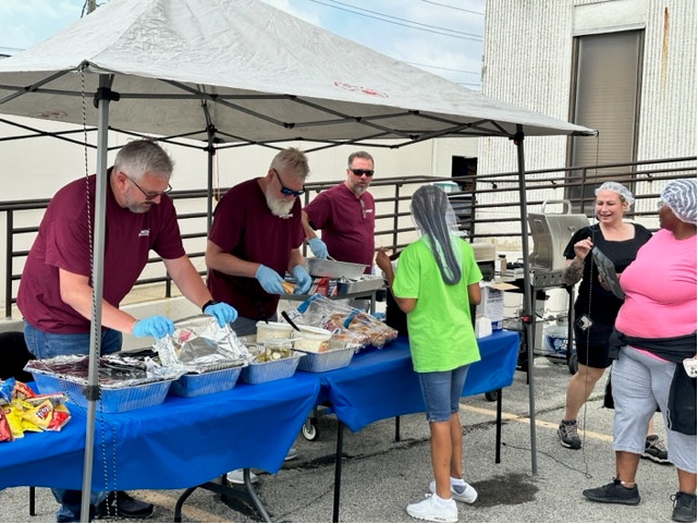 RickStevens63's tweet photo. Yesterday we had our Annual Safety Cookout at work. Was here for all 3 Shifts. Worked 18 hours. Went home, grabbed 4-1/2 hours sleep & back at it this morning. #NPXONE https://t.co/T3splKSfHg