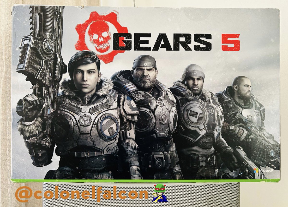 ColonelFalcon's tweet image. ✉️📬𝗠𝗮𝗶𝗹𝗺𝗮𝗻 𝗗𝗲𝗹𝗶𝘃𝗲𝗿𝘆📬✉️

Remember that package from yesterday? Well I had time to unpack and clean this #XboxOneX Gears 5 limited edition pack today! It has a cool startup sound! 

I may have all Gears consoles now. May do a family shoot! 🤣

#gaming #GamersUnite
