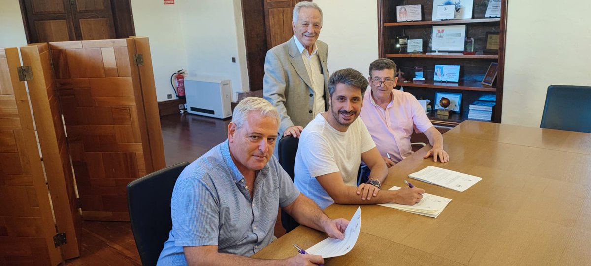 SCPMLBalbuenaC's tweet photo. Hoy, la SCPM “Luis Balbuena Castellano” ha firmado un convenio de ayuda a la Casa-Museo de la Matemática Educativa de Tenerife en el Ayuntamiento de La Laguna junto al Ilmo. Sr. Luis Yeray Gutiérrez Pérez, alcalde de San Cristóbal de La Laguna.

#SCPM #SCPMLBC #Matemáticas https://t.co/zchl9W1enp