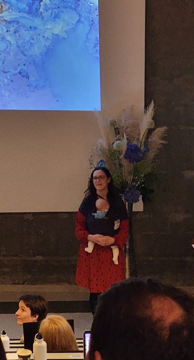 Today I presented at #NAC23 about intensive comprehensive #aphasia programmes with my 4 month old Úna asleep in the sling. What a beautiful moment for me. Huge thanks to my wonderful supervisors, colleagues and conference attendees for their support to do this. @Momademia