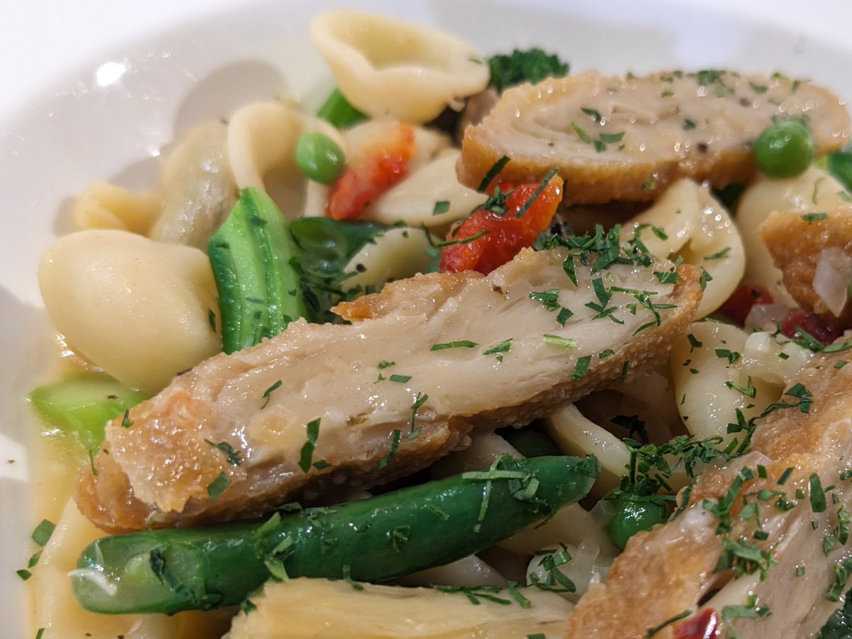 Fresh off the blog: I paid $22 to eat the lab-grown chicken nugget of an unlikely future.

driftingclouds.net/2023/06/15/i-p…

#eatjust #huber #cultivatedmeat #culturedmeat #syntheticmeat #goodmeat