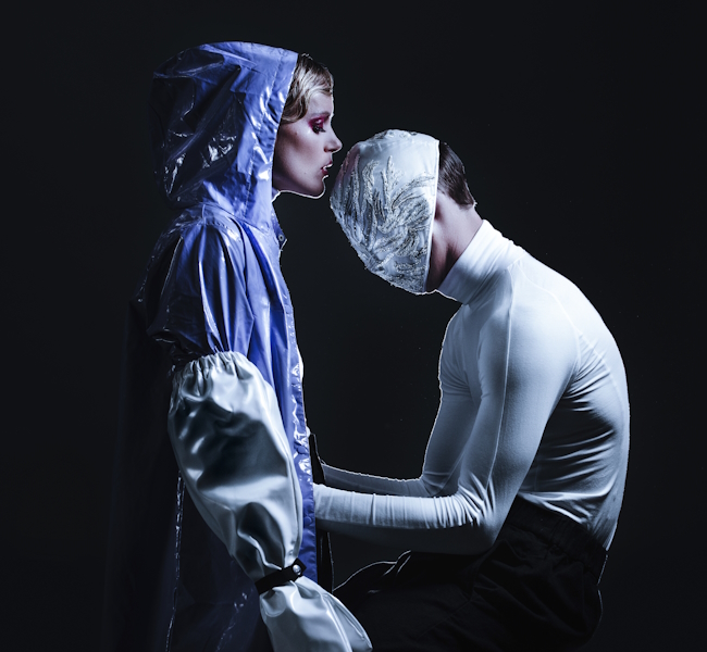It's hard to describe what it is about KÅRP ( <a href="/MusicByKarp/">KÅRP</a> ) that draws you in, but once you start listening to this dark pulsing synth-pop duo, you just can't stop.

eqmusicblog.com/emerging-artis…