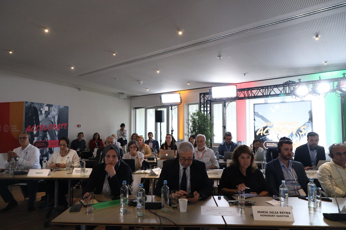 uclg_org's tweet photo. 🟢#UCLGMeets🔴Presidenta @CosseCarolina, Alcadesa  @montevideoIM, propone una declaración relativa a la necesidad de hacer un llamamiento al respeto de los #derechoshumanos en todo el mundo, en contra de cualquier discriminación/odio que vaya en contra de los DDHH.

¡Se ratifica! https://t.co/0hjSyZbUGa