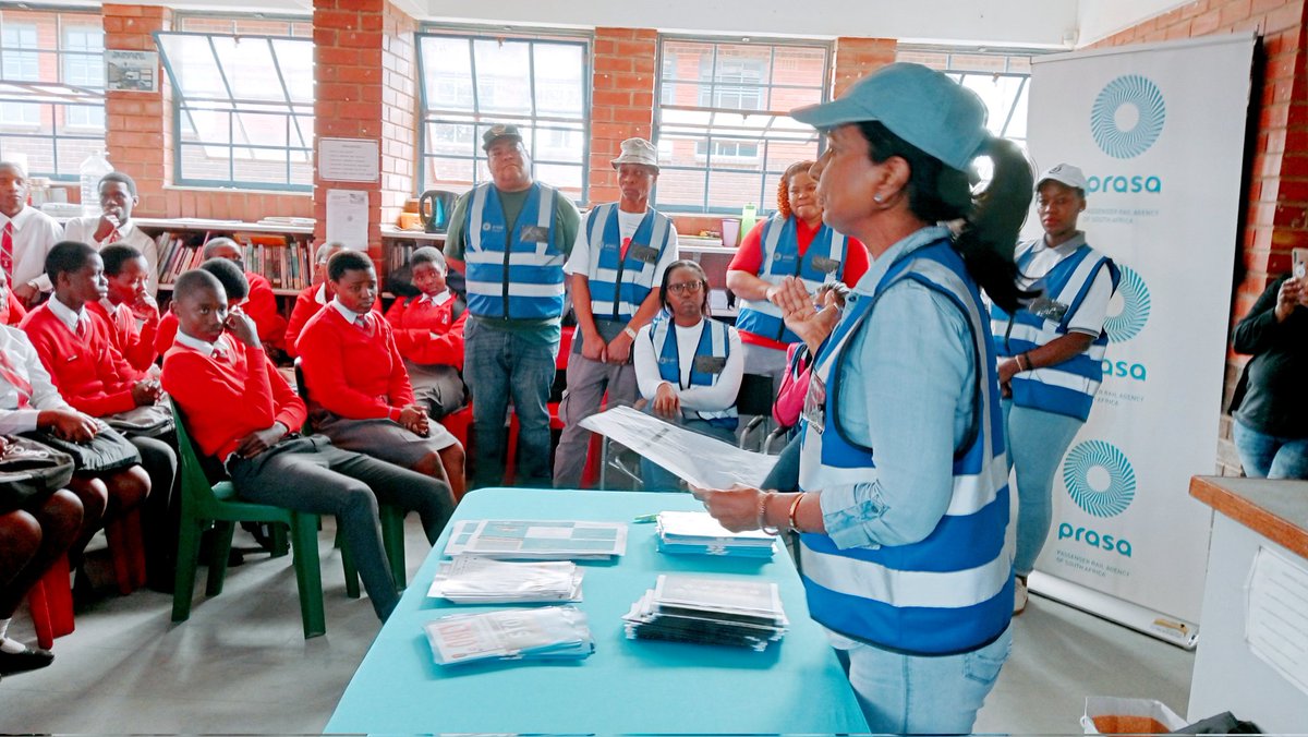 Metrorail_kzn's tweet photo. The presentations gave a brief overview of the technical education training programmes and bursaries. Overall work opportunities at PRASA 
#YouthMonth2023
#CareerExpo
#PrasaCares 

@PRASA_Group https://t.co/7XsamHwrKK