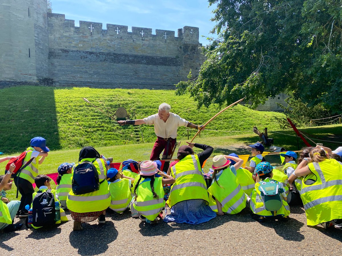 We had a special lesson from the Bowman on how to attack and defend the castle! 🏰 

We were all impressed by the red arrow! 🏹 

@arktindal #TeamTindal