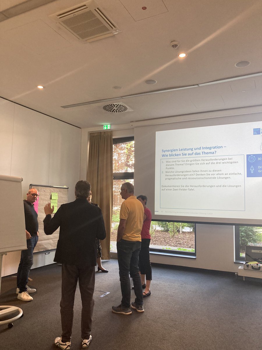 Der VR 9 erarbeitet bei schönstem Wetter in Frankfurt Lösungen für eine bessere Zusammenarbeit des passiven und aktiven Bereiches im Jobcenter.