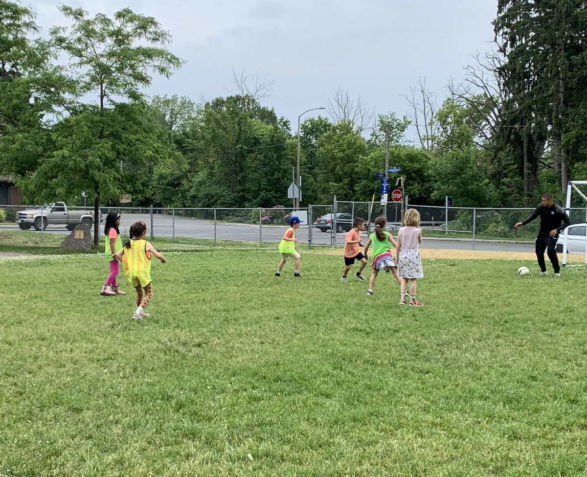 We were lucky enough to have soccer clinics at MPS yesterday! Lots of fun was had by all!