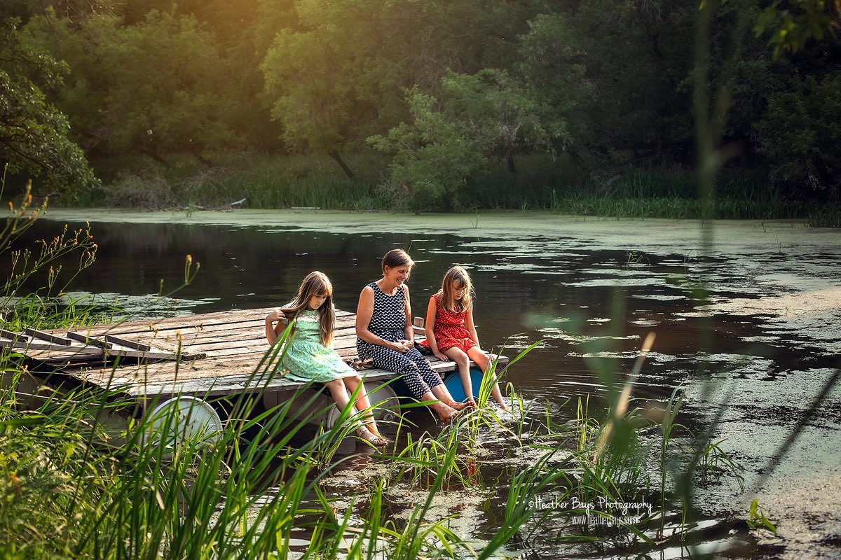 GM!!!!☕️

What’s your favourite thing about cottage life? Exploring nature? Playing in the lake? Bonfires and s’mores? Time with loved ones?

This summer I am booking Day at the Cottage sessions and I’m so excited about this!!

More info on the blog, here:
heatherbays.com/blog