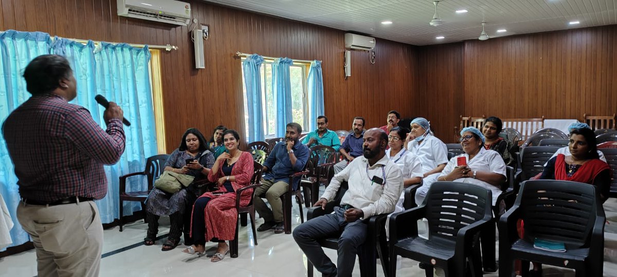 Chai Pe Charcha 7.0 at Divisional Railway Hospital! Engaging discussions on health, disease prevention & detection, trees etc.  Speakers pick the topic & speak in their preferred language, with quick translations for #Hindi learning over a hot cup of tea. #ChaiPeCharcha