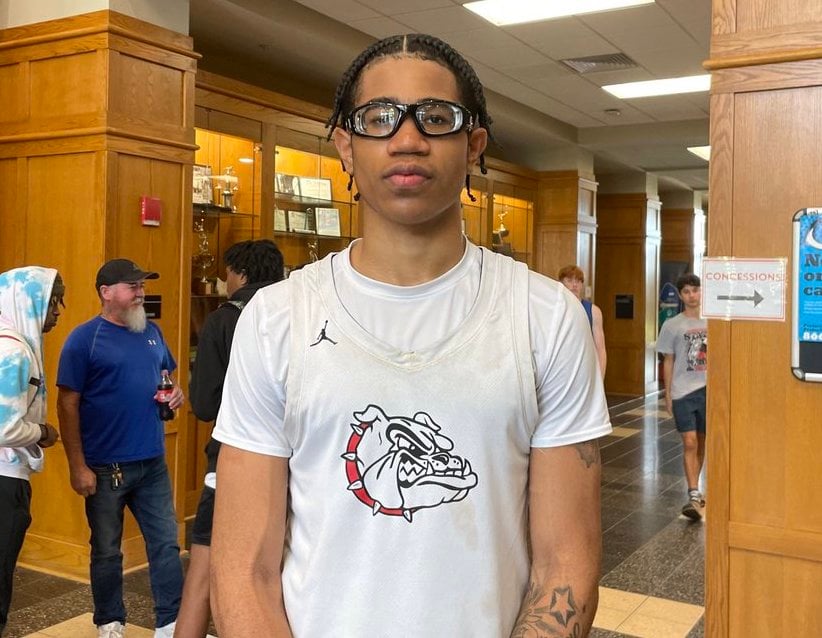 Get to know: ’25 Arkansas target Jai’Chaunn Hayes: Arkansas basketball 4-star target Jai’Chaunn Hayes, a top 60 prospect nationally in the 2025 class, in one of three in-state recruits in his class to have offers from the Hogs. dlvr.it/Sqjzz6
