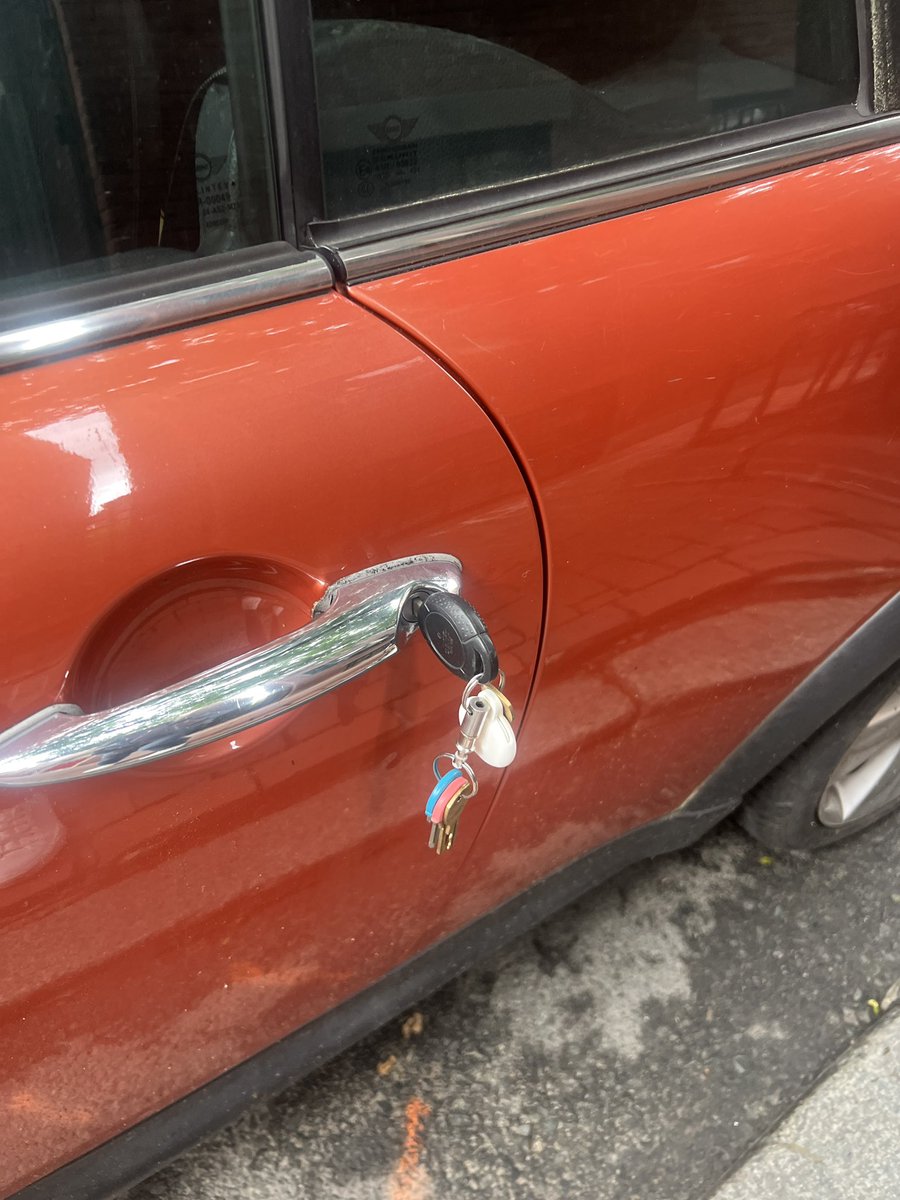 chorye's tweet image. If you’re wondering what it’s like to juggle things as a new professor, this is where I just found my keys.

This is street parking.