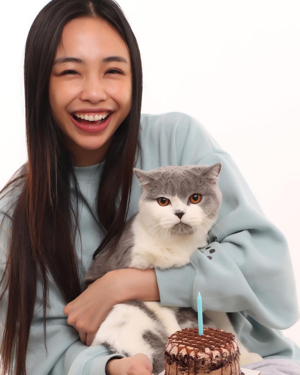 LOOK: Maymay Entrata celebrates birthday of her cat, Shaggy

'Happy 1st Birthday @shaggy.maymay !!!
Salamat dahil dumating ka sa buhay ko , mahal kita 
bibiloyloy chaggy chaggyyyy!!!!'

(📷 maymay/Instagram)