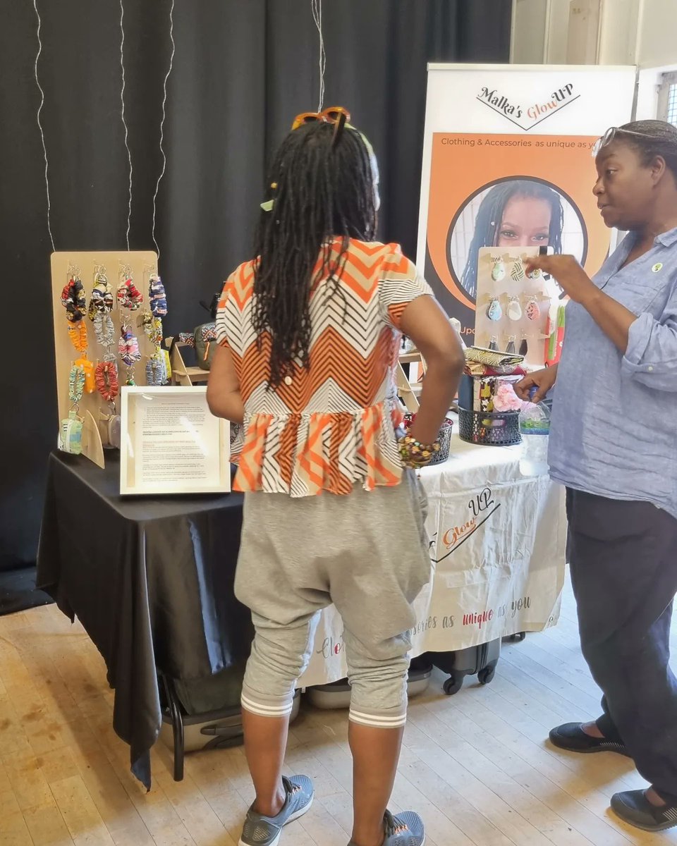 4u2newsmag's tweet photo. More Haringey businesses at their stalls yesterday for #GOGREENHARINGEY Eco-Urban Festival at @ChestnutsPark 
#tottenham #haringeybusiness #community #gogreen #greenweek #haringeygogreen #sustainability #smallbusiness https://t.co/f3h8maYNTW