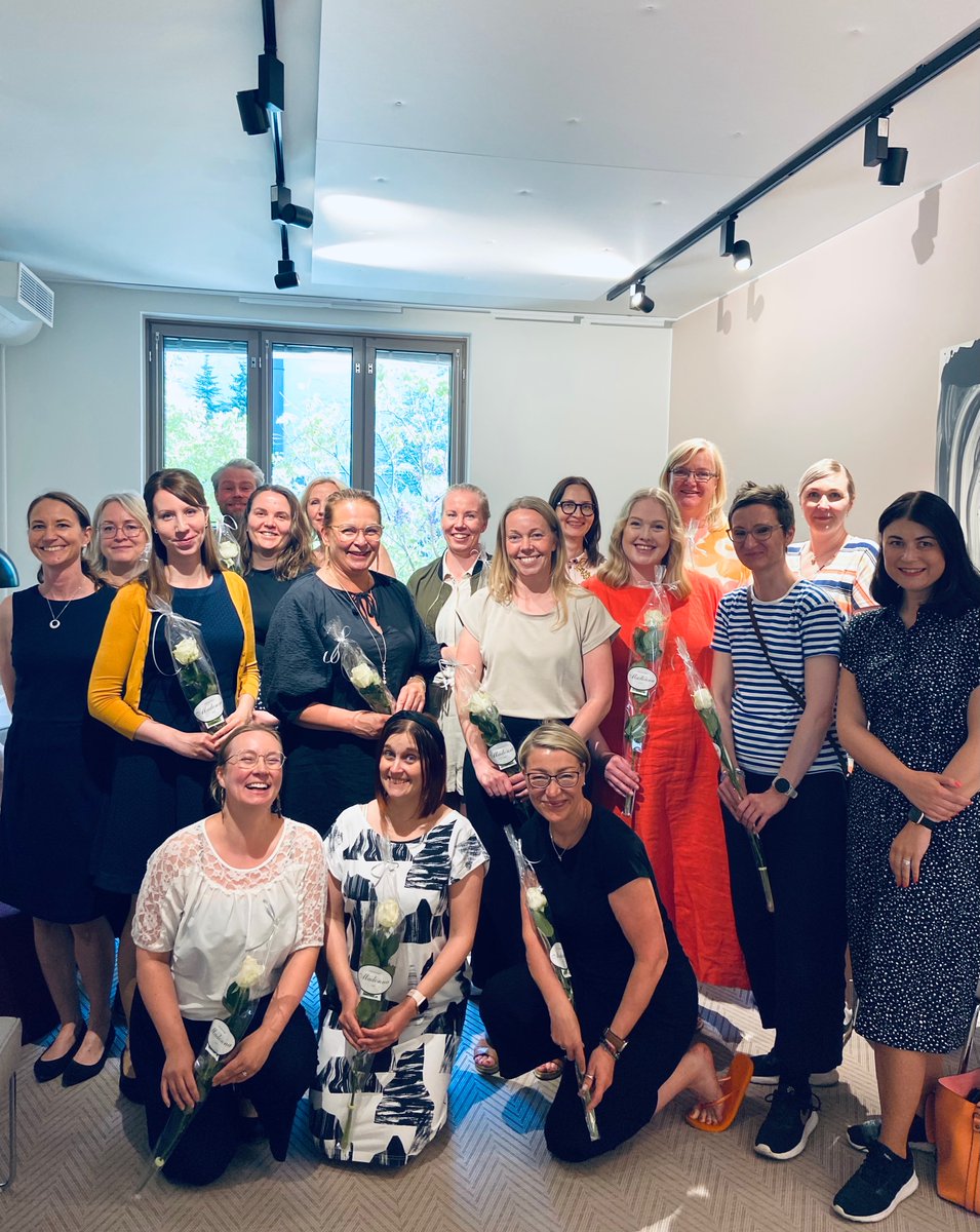 Viestinnän johtamisen valmennusohjelman vuosikurssi 2023 on valmistunut🌹Onnittelut kaikille valmennettaville 21 tunnin ja koko kevään mittaisen valmennuksen selättämisestä 👏

Iso kiitos myös valmennusohjelman päävalmentajalle, <a href="/lauravuok/">Laura Vuorio-Kuokka 🌚</a> <a href="/ahjocomms/">Ahjo Communications</a>✨

#viestintä #johtaminen