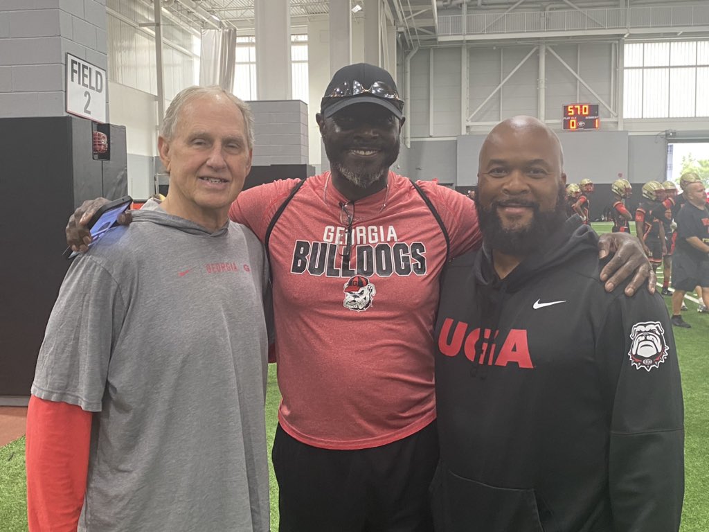 2 Bulldog LEGENDS in the house today!! @CoachCavanUGA and Tim Worley. #RBU #EndZoneStalkers
#DGD