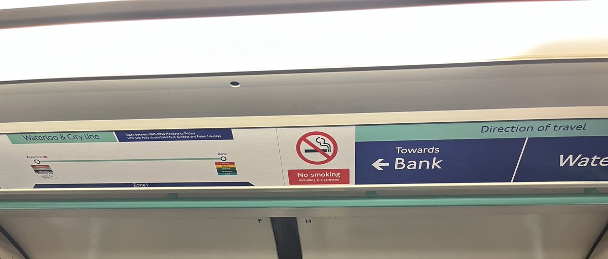 TimmyKernow's tweet photo. My OCD cannot compute or cope with the mess of this sign on the train. The direction of travel is opposite to the route map 🤯🚇#WaterlooAndCityLine #Waterloo⬅️➡️⬅️➡️#Bank
#Underground #TheDrain https://t.co/40dMJSqFPd