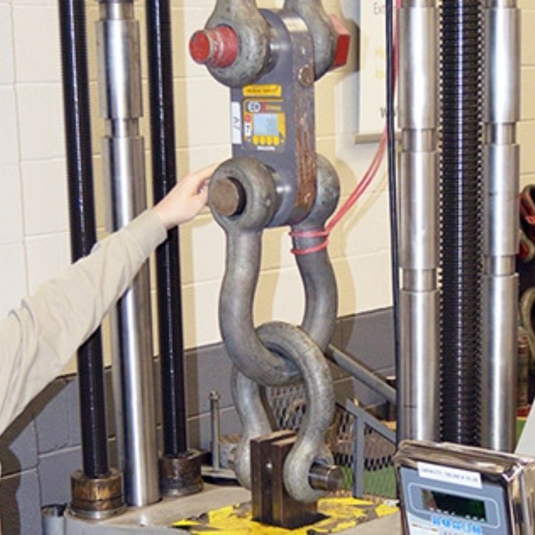 Force measurement quantifies the push or pull applied to an object. It's critical for ensuring safety in various industries. Dynamometers help determine an object's weight, maximum stretch capacity, and more. 

michelli.com/force-calibrat…

#forcemeasurement #safety #dynamometers