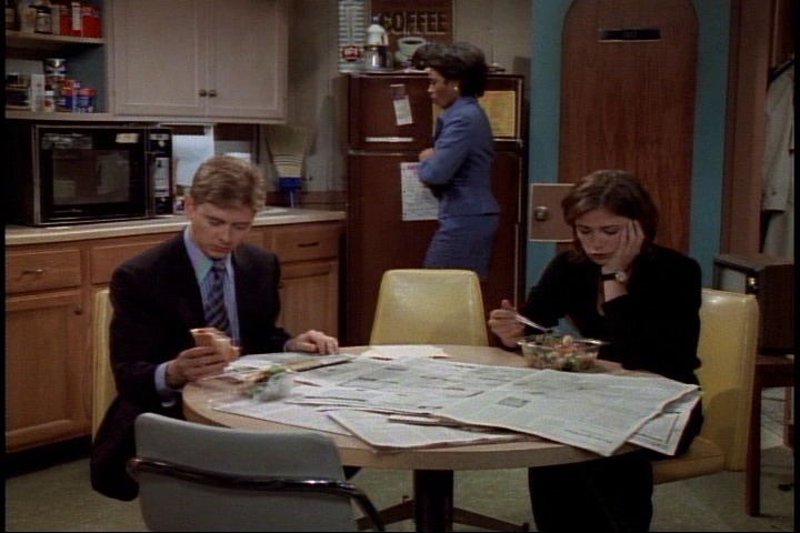 Bill's cane causes Dave grief, Lisa & Dave compete, Matthew & Joe squabble - Jimmy's brainstorms a nightmare! #ThursdayNoContext #nocontext  9am. (From NewsRadio, Ep: 'The Cane,' (Tue, Dec 12, 1995). Dir. by Alan Myerson)