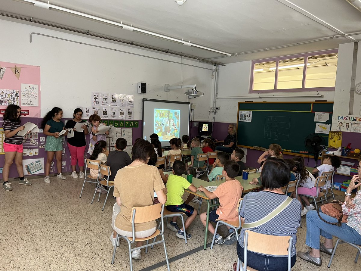 masiperera's tweet photo. Patim, Patam, Patum…i explicant el conte d’En Patufet als infants d’I5, hem acabat el @lecxit d’aquest curs escolar! Moltes gràcies a les mentores que ho heu fet possible!! @FundacioBofill #lectura #acompanyament #voluntariat #petitsigrans https://t.co/RuVPq0ETMe