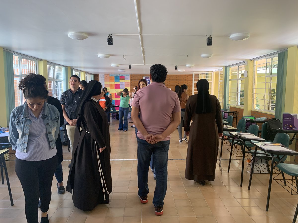 🟣On day 3 of the training workshop in 🇲🇽 participants explored the 3 conditions to nurture the #spiritualdevelopment of children in the early years:

✅Empowering experiences
✅positive relationships
✅safe, violence-free environments

#earlychildhood #earlychildhooddevelopment