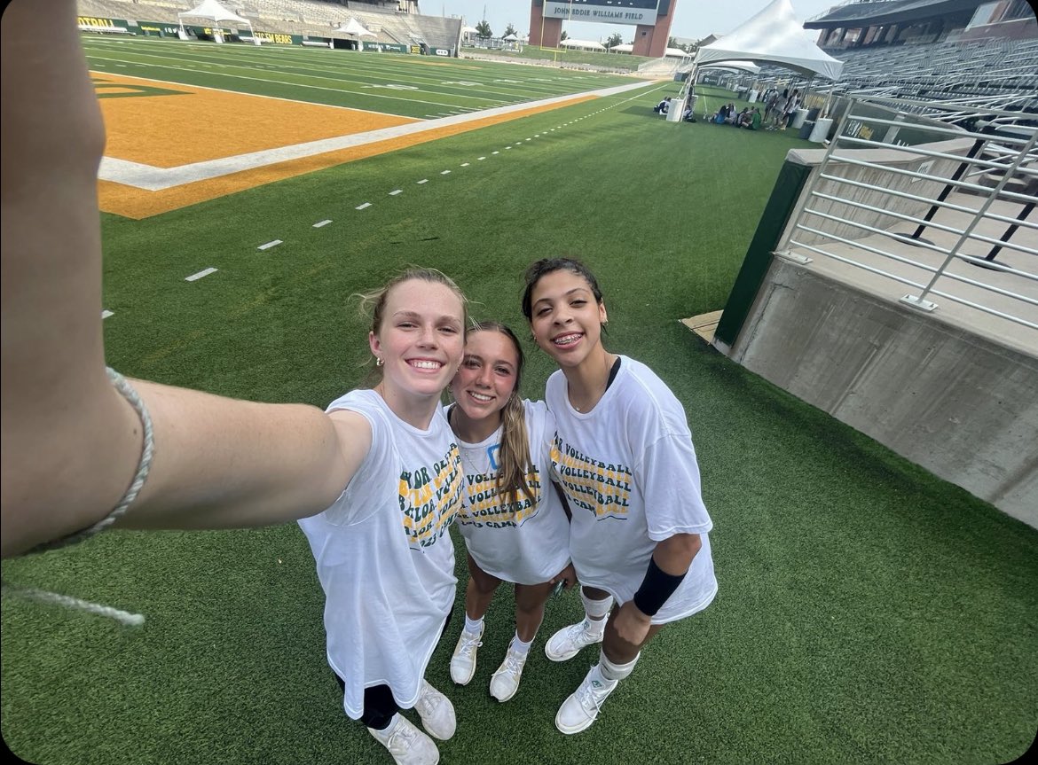 henlee moszkowicz (@henleeryan) on Twitter photo Thank you so much <a href="/BaylorVBall/">Baylor Volleyball</a> for this amazing camp and experience!! #SicEm #2026 Thank you so much <a href="/BaylorVBall/">Baylor Volleyball</a> for this amazing camp and experience!! #SicEm #2026