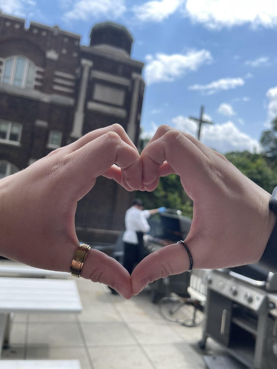 DuquesneDining's tweet photo. We 🫶 Chef Amanda! We had so much fun grilling with the Brottier Residents yesterday 🍔 https://t.co/nVCrQjxZfa