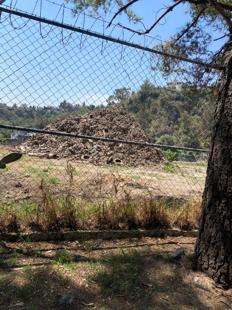 <a href="/RominaCDV/">Romina Contreras</a> <a href="/mdeHuixquilucan/">Huixquilucan</a> <a href="/HuixquiGob/">Gob Huixquilucan</a> <a href="/SistemaAguasHXQ/">Aguas de Huixquilucan</a> <a href="/conagua_mx/">Conagua</a> <a href="/adn40/">adnnoticiasmx</a> <a href="/AztecaNoticias/">Azteca Noticias</a> <a href="/ache/">ache</a> asi la basura en presa el capulin! Solo rascaron y se fueron. Y obvio eso es solo el 20% de la basura que hay en la presa. <a href="/delfinagomeza/">Delfina Gómez A.</a> urge resolver. 40 años con esto.