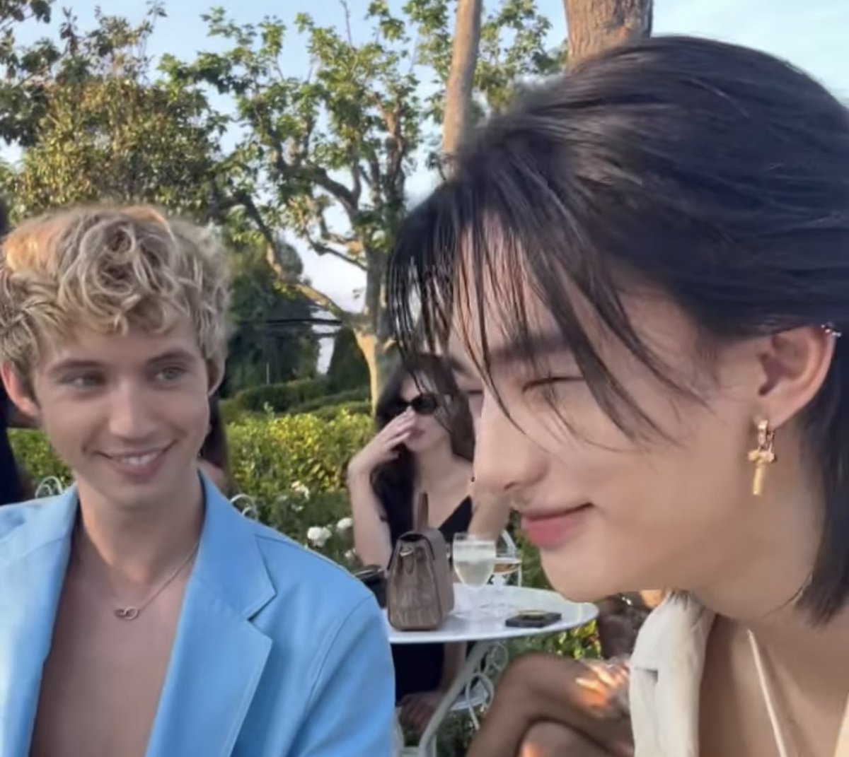 hynchntruther's tweet photo. Bro was fr down bad. He even agreed that the Versace show changed the trajectory of his life like WDYM😭

 https://t.co/cFfWiY6NYy