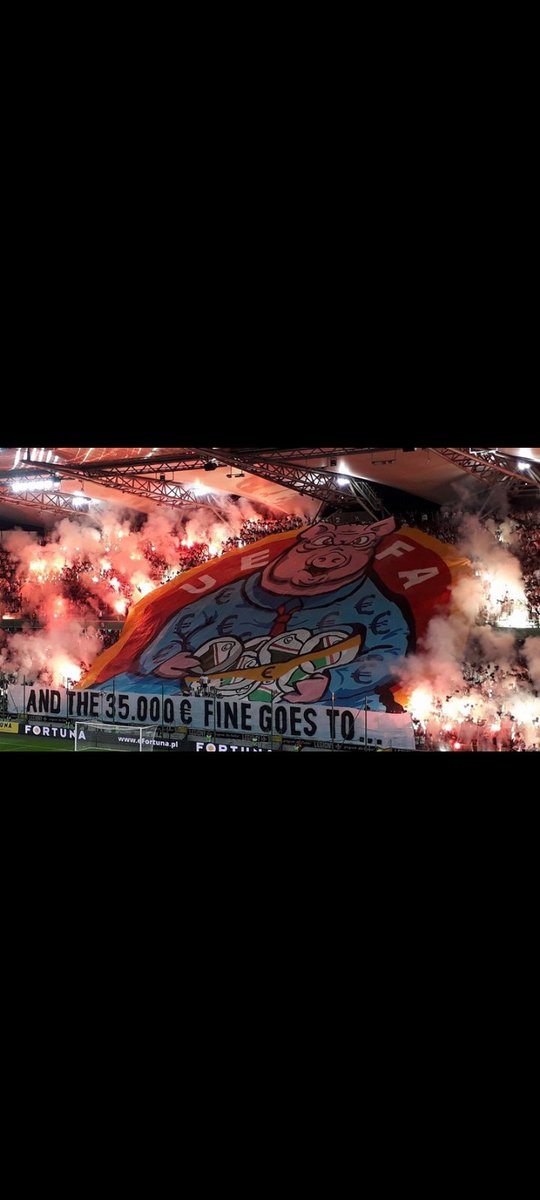 barrashooligans's tweet photo. ⚔️ Anti sistema, peleadores, agresivos, provocadores y con una cultura "Hooligan" muy presente. Suelen mostrar mosaicos polémicos (e increíbles) y meterse con políticos y órganos de fútbol importantes. 

😱 Mosaico contra la UEFA 👇 https://t.co/qZTxSS1NxQ