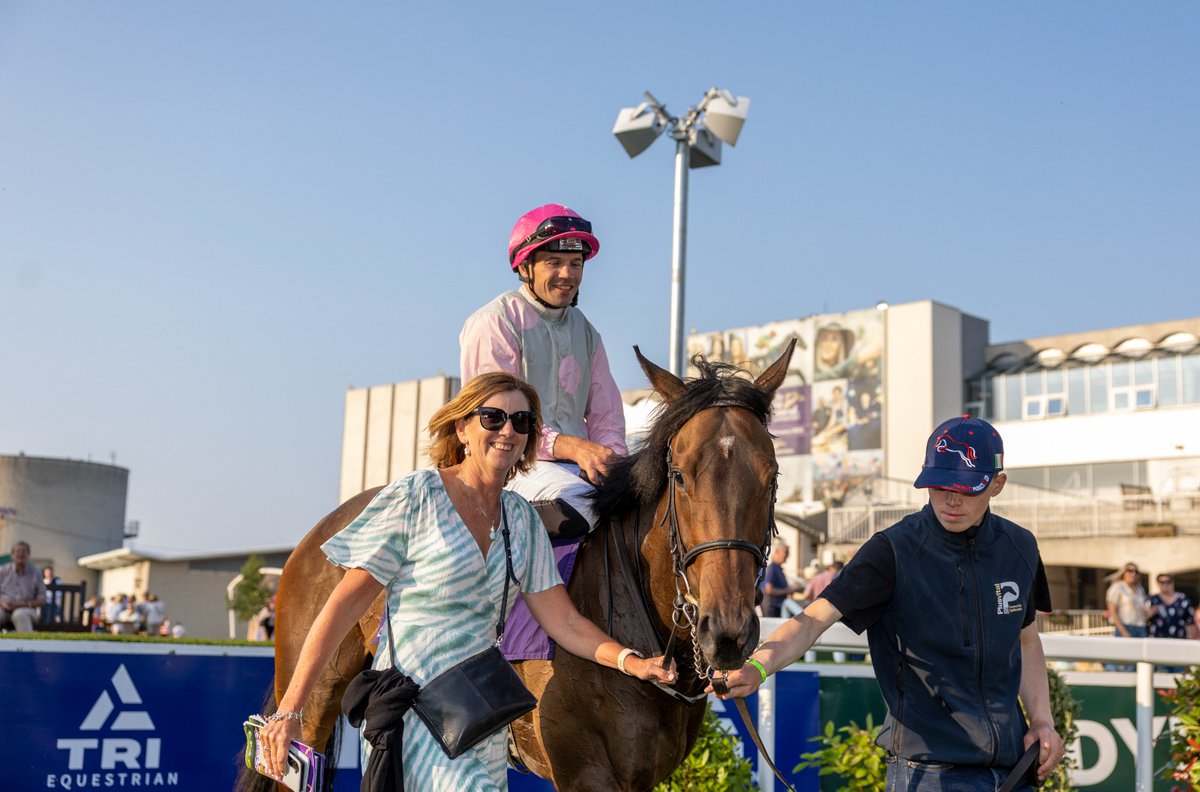 LeopardstownRC's tweet photo. Vidala and Robbie Colgan are first past the post in the Leopardstown Golf Course H´cap (DIV I), holding off Tara Power by a hd. 

Well done to all connections.

O: Spyglass Syndicate
T: Sheila Lavery
J: Robbie Colgan https://t.co/4ga1w1fobX