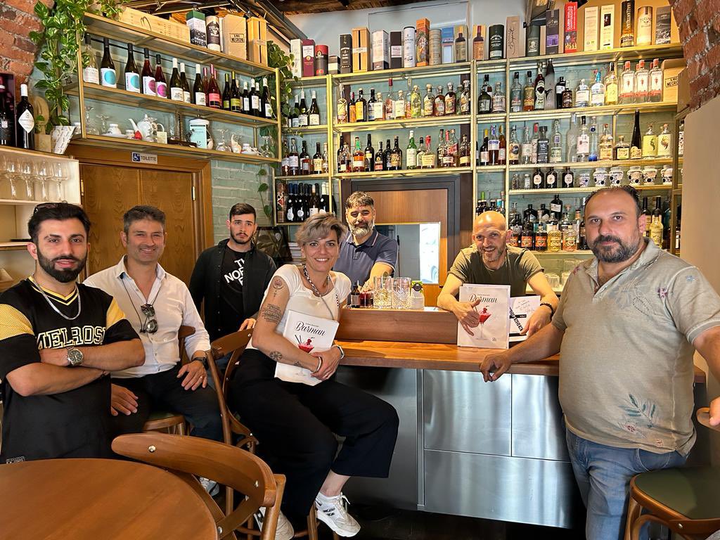 EbtcEnte's tweet photo. Si è concluso oggi il corso di formazione per Bartender dedicato ai lavoratori del settore turismo..

#corsidiformazione #bartender #barman #barlady #ebtcalabria #entebilaterale https://t.co/7o6l9JkMNe