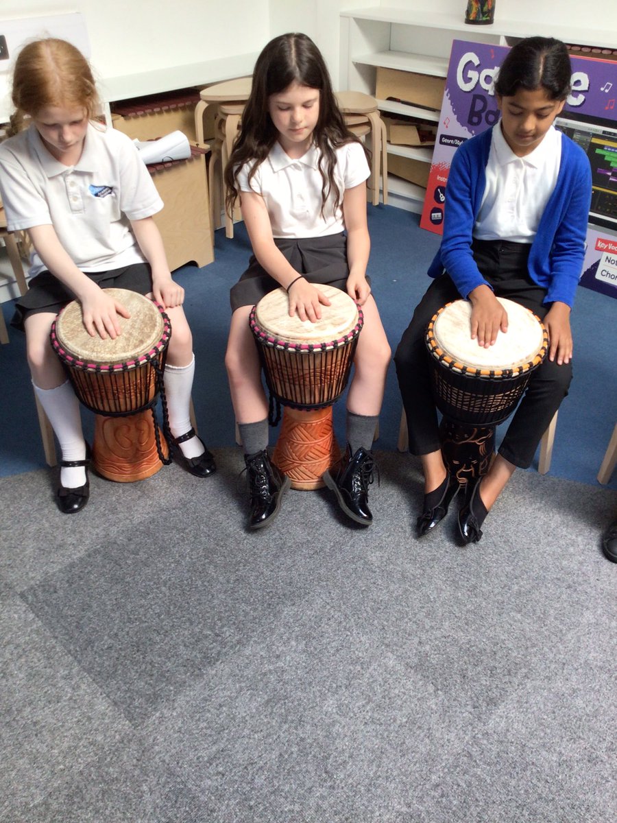 OABroadoak's tweet image. Firstly, the base tone. Produced by hitting near the centre of the drum with the palm of the hand. Dominant hand first then non-dominant. Gun/Dun #5MH #Y5 #performance