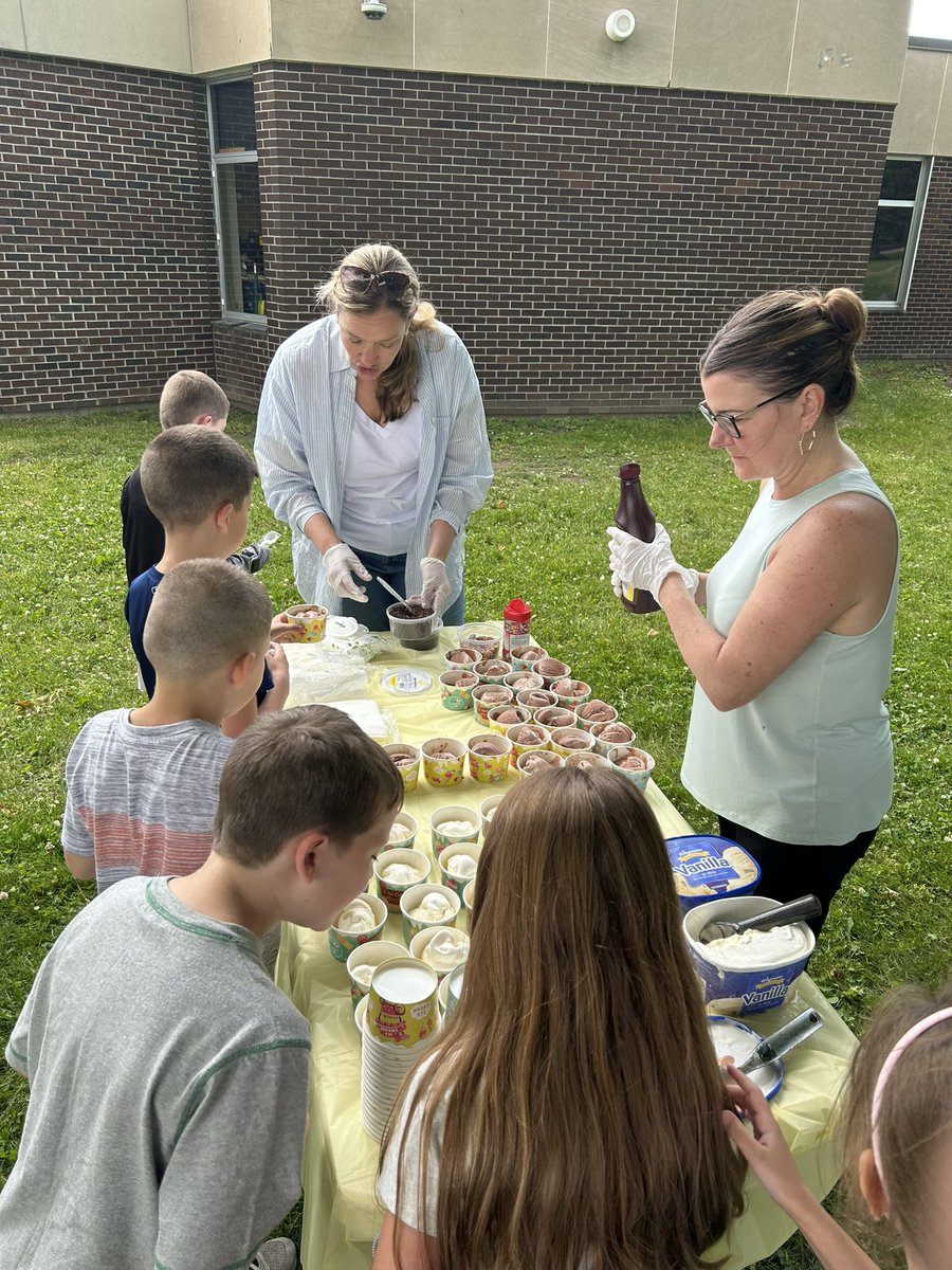2nd Grade Ice Cream Social!! Thank you to our 2nd grade parents for making it happen.