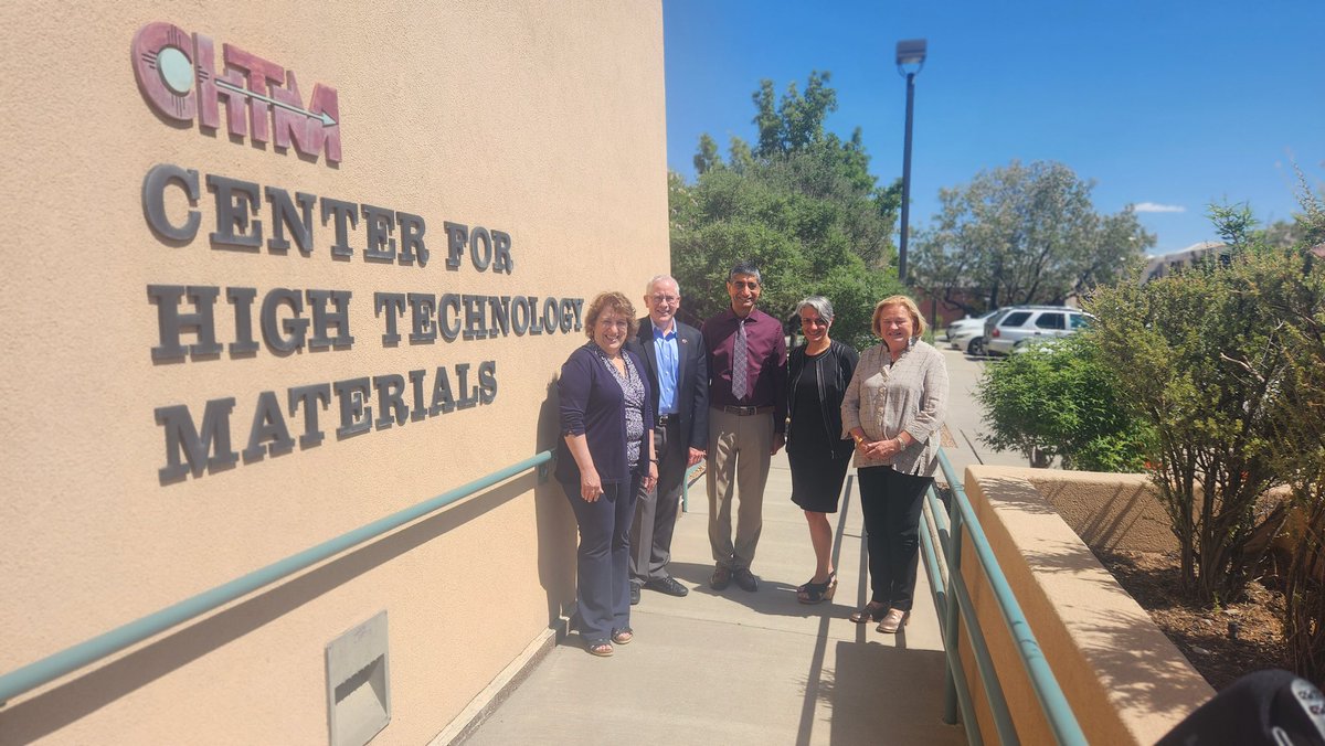 UTrocketman19's tweet photo. Beautiful day to celebrate the 40th anniversary of our Center for High Technology Materials @UNM    A driver for discovery and economic development in New Mexico. https://t.co/xiYGhlUT7q