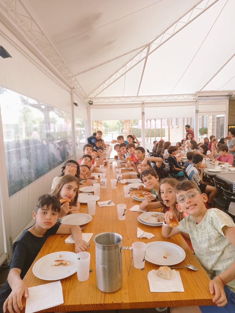 PIZZA EUKI DOGU AFALTZEKO! Ñam-ñam!!😋😋😋 <a href="/beg34Jon/">Maisu Jon</a> <a href="/beg34Lide/">Andereño Lide</a> <a href="/beg34Maria/">Maria</a>