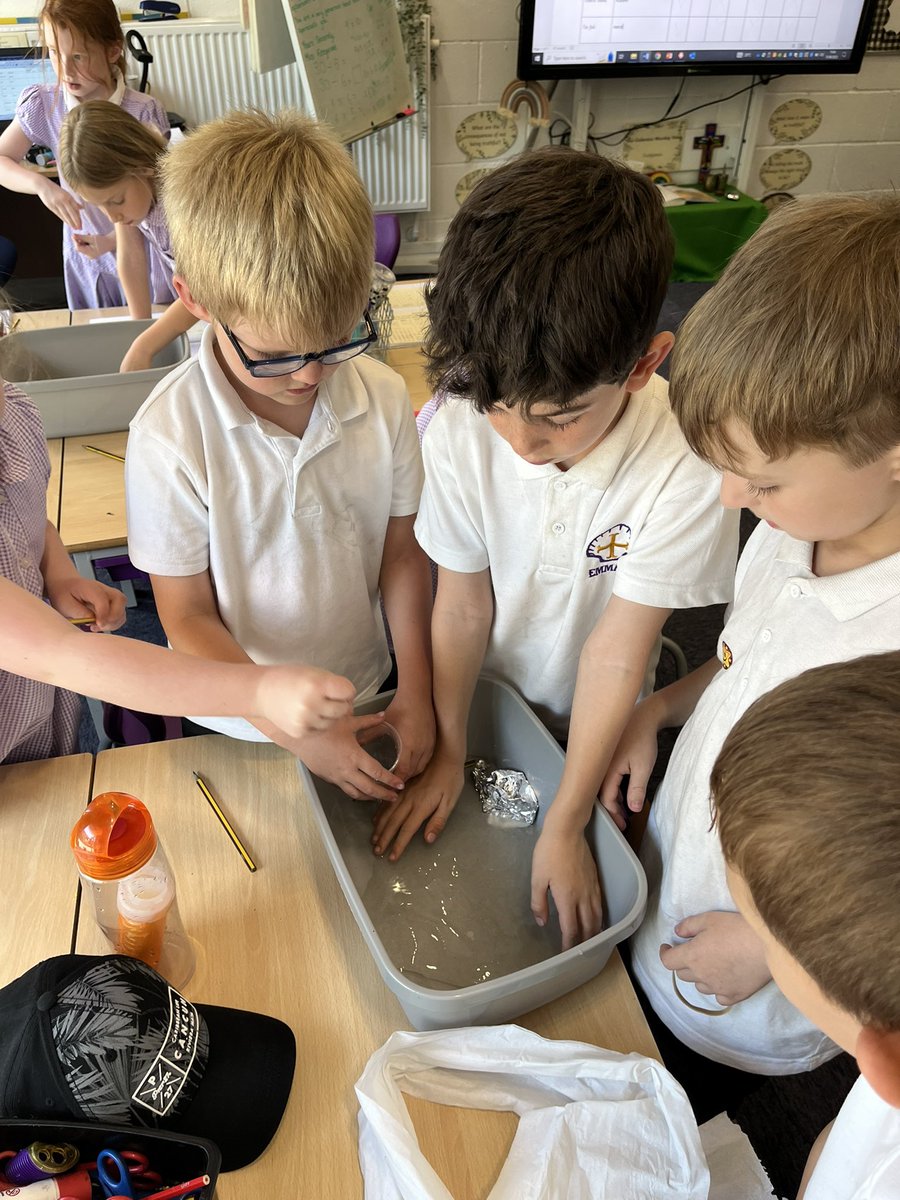 Emmaus_School's tweet photo. 💜Miss Fitzgerald’s class enjoyed exploring the properties of different materials in science today! 🧐We made predictions about whether materials would be magnetic, transparent, stretchy and whether they would float before testing them out 👩🏻🔬 #emmausyeartwo #emmausscience https://t.co/ghUU986AIf