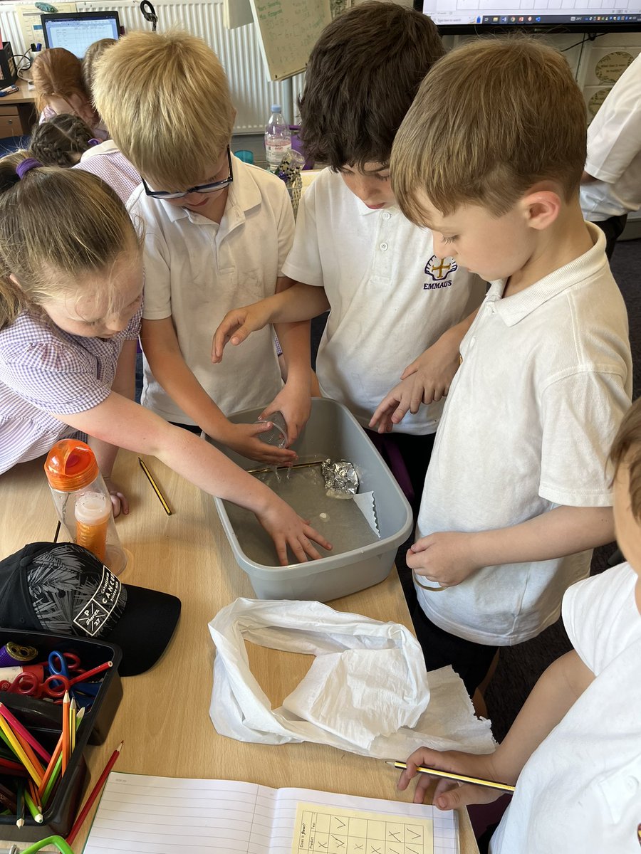 Emmaus_School's tweet photo. 💜Miss Fitzgerald’s class enjoyed exploring the properties of different materials in science today! 🧐We made predictions about whether materials would be magnetic, transparent, stretchy and whether they would float before testing them out 👩🏻🔬 #emmausyeartwo #emmausscience https://t.co/ghUU986AIf