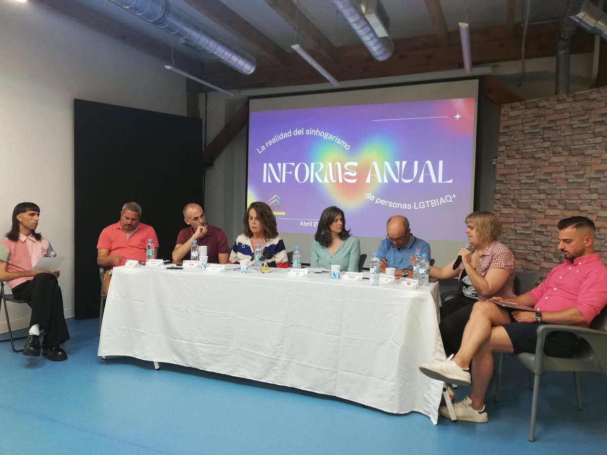 ElSaltoMadrid's tweet photo. Se ha presentado hoy el informe anual sobre la realidad del sinhogarismo de personas LGTBIAQ+ por la mesa #MAPER, y que adelantó El Salto hace unas semanas. 
https://t.co/MsdNSH4NhU https://t.co/FJ1hth1oG7