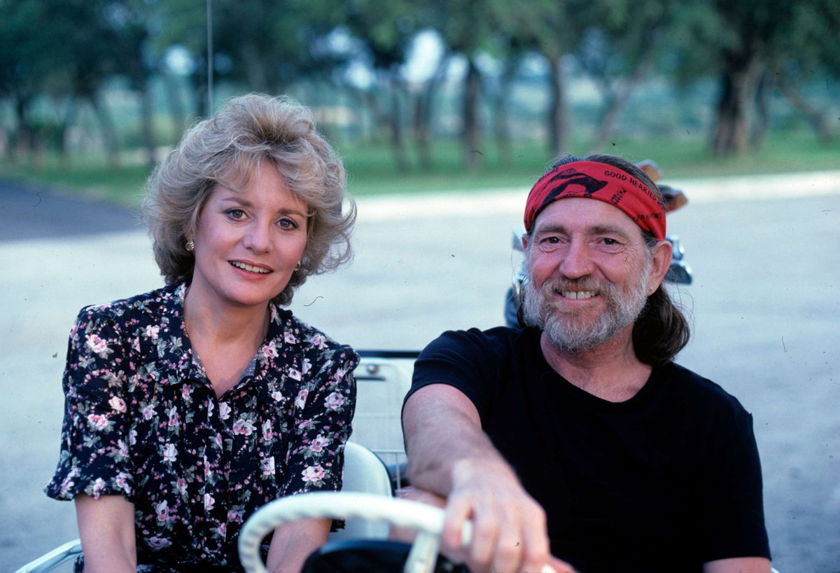 On this day, Willie was interviewed on @ABC's 'The Barbara Walters Special,' back in 1982. 
📷: ABC Photo Archives