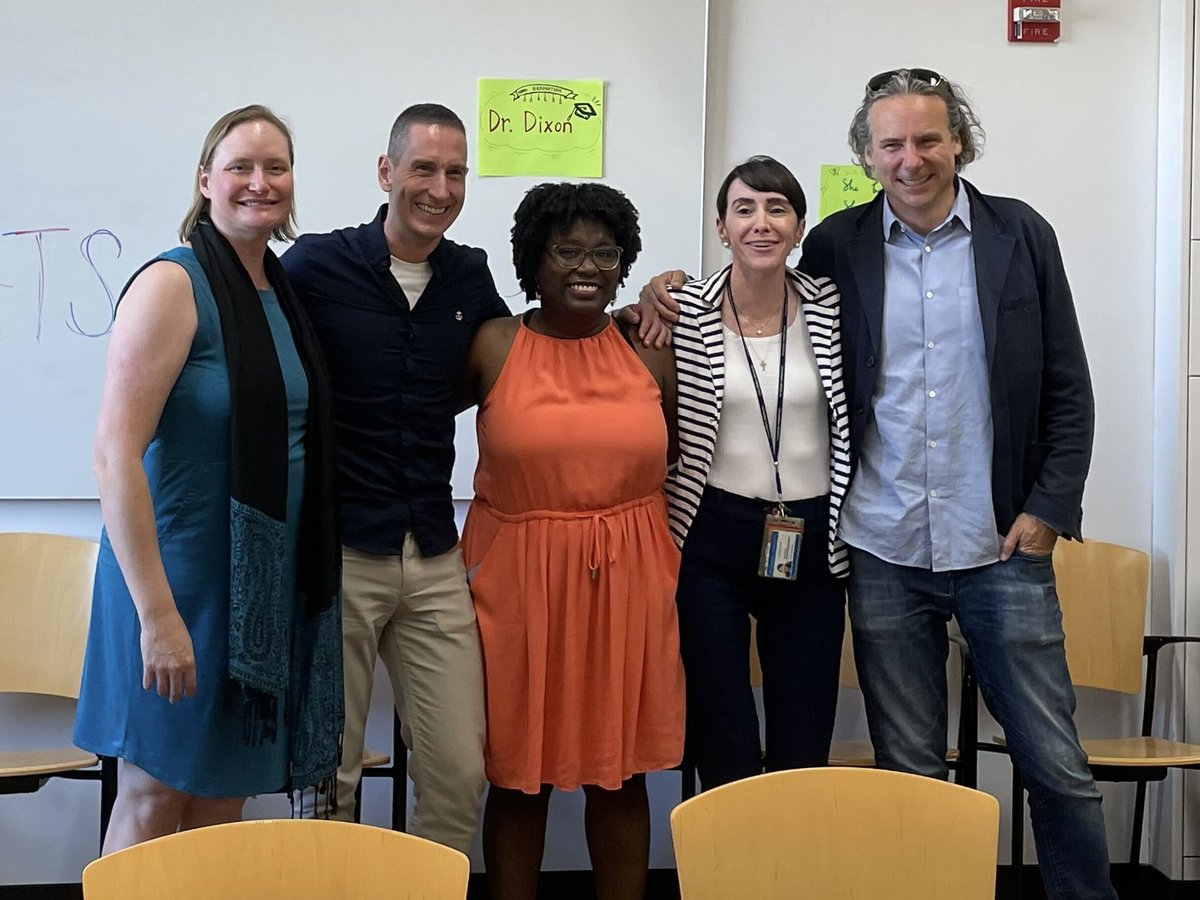 Der_Scientist's tweet image. Massive congratulations to DR. @dixon_ronie - the 1st grad student of the Anacker lab!🥳 👏👏 So incredibly proud of your accomplishment! And thanks to @DrZoePhD for coming all the way to NYC for the defense! @DrChristineAnnD @mark_ansorge @DANLAB_Columbia