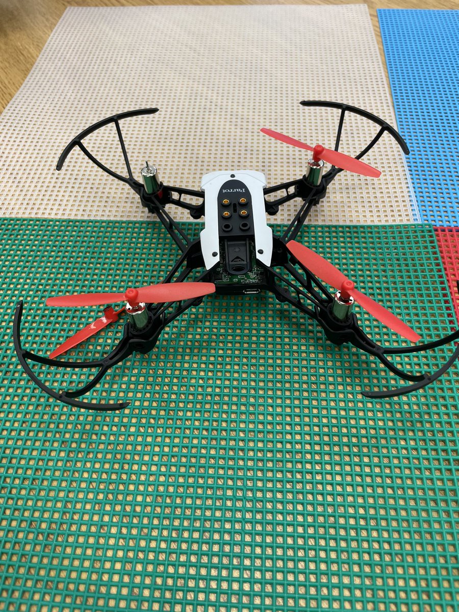 BeccaGutosky's tweet image. Thank you to the #CSinPA Team for a great summit. Building, flying, &amp;amp; programming drones at the #DroneAfterParty @teachme124 @jjwileCS @jigar_patel @BkHower @csteachersorg #CSforAllPA