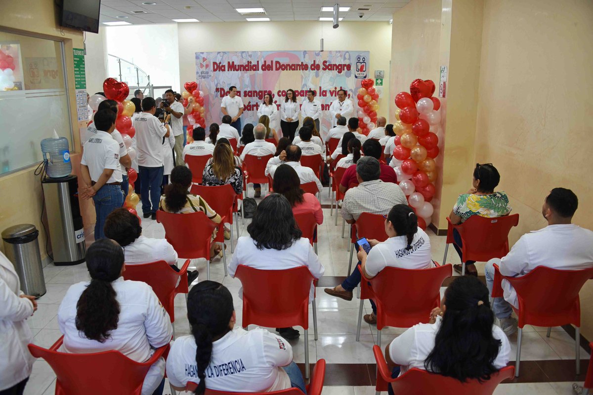 SaludCampeche's tweet photo. Con la invitación a sumarse y salvar vidas, a través de la donación sanguínea, nuestra titular, Liliana Montejo León, entregó reconocimientos a instituciones educativas y del sector privado que participaron en la campaña durante los primeros seis meses del año. https://t.co/8ZCICgZaxc