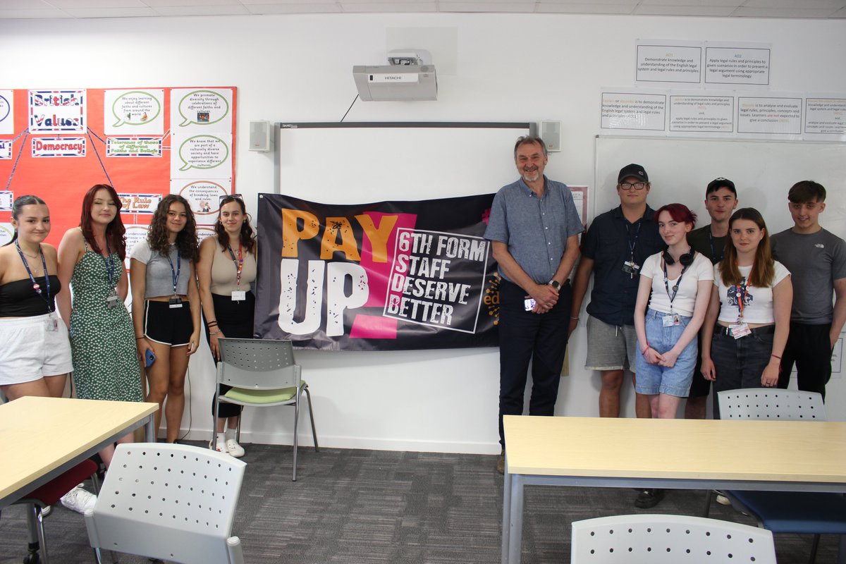 sot6fpolitics's tweet photo. Great opportunity for students to meet the co-leader of a union (NEU). @cyclingkev was kind enough to answer questions from students on lobbying, pressure group tactics &amp; political organisation before listening to student feedback about possible education reform
#PressureGroups https://t.co/iBRXolooDe