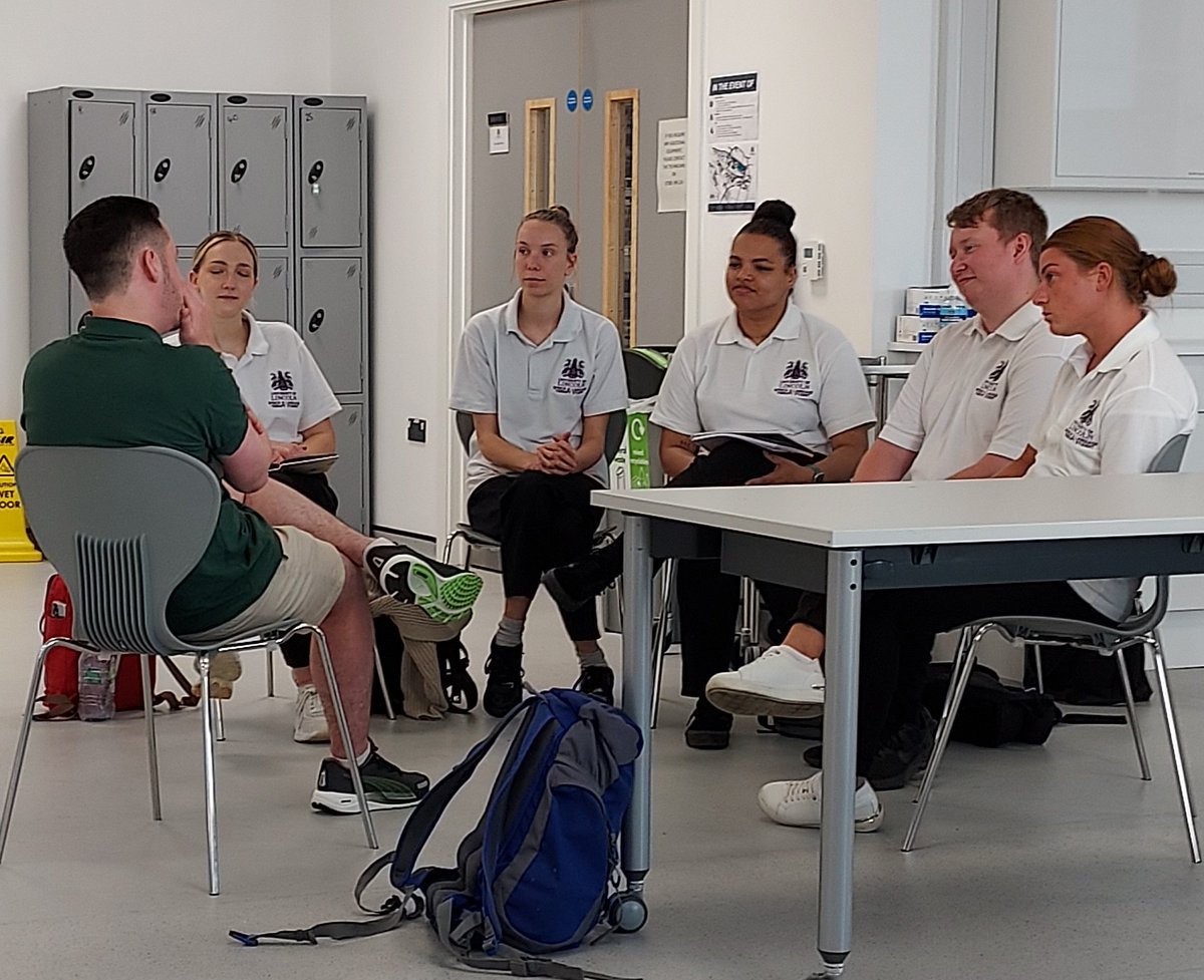UoL_MSc_SLT's tweet photo. Working with parents today, as S&LT students prepare for their children's placements. Huge thanks to parents: Kelly, Tom, Jo & Emma 👏🏼
@UoL_CSS @LincsAHPs
#Parents #partnership #casehistory #mySLTday #livedexperience #SLT2B https://t.co/nWYGIQvxp3