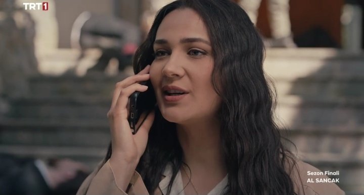kütük dediğimiz adam bütün ekibin önünde sevdiceğiyle flörtleşti resmen djdjdjsjkdsksksk #alnad #AlSancakDizisi