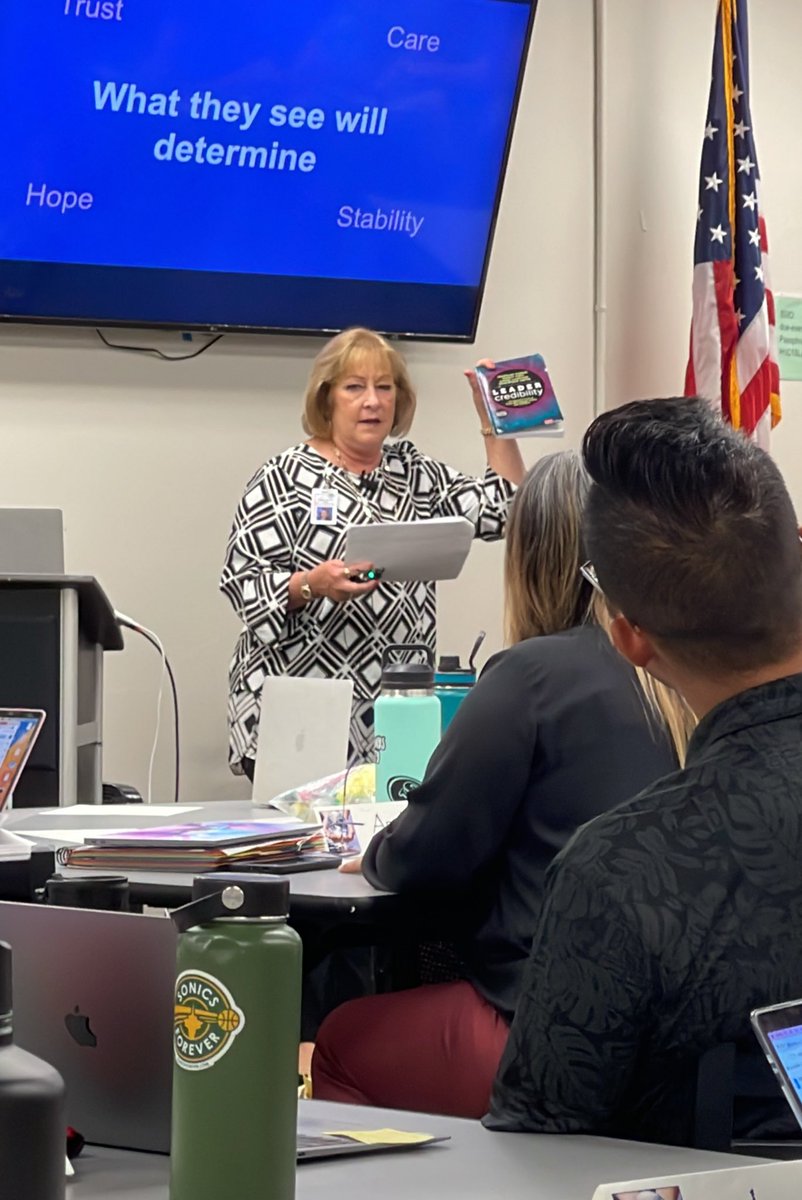 @HIDOE808 Deputy Armstrong builds conversations to promote #EthicalLeadership in our #HICISL #FutureLeaders #PublicSchoolProud