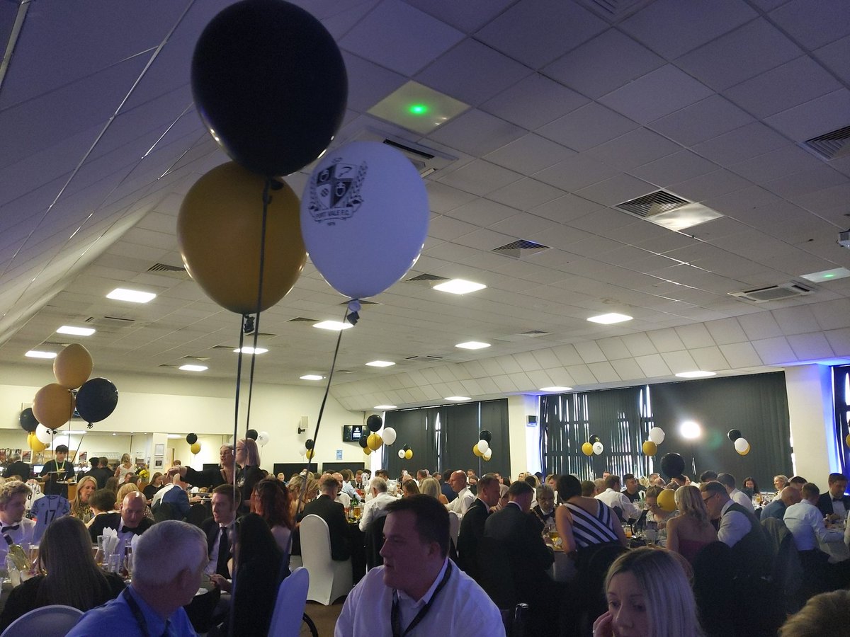 Very privileged to be invited to the @PVFCFoundation annual awards evening. It's always empowering to see how @OfficialPVFC continue to engage with it's community. #pvfcfoundation
#DigDeep #BeValiant