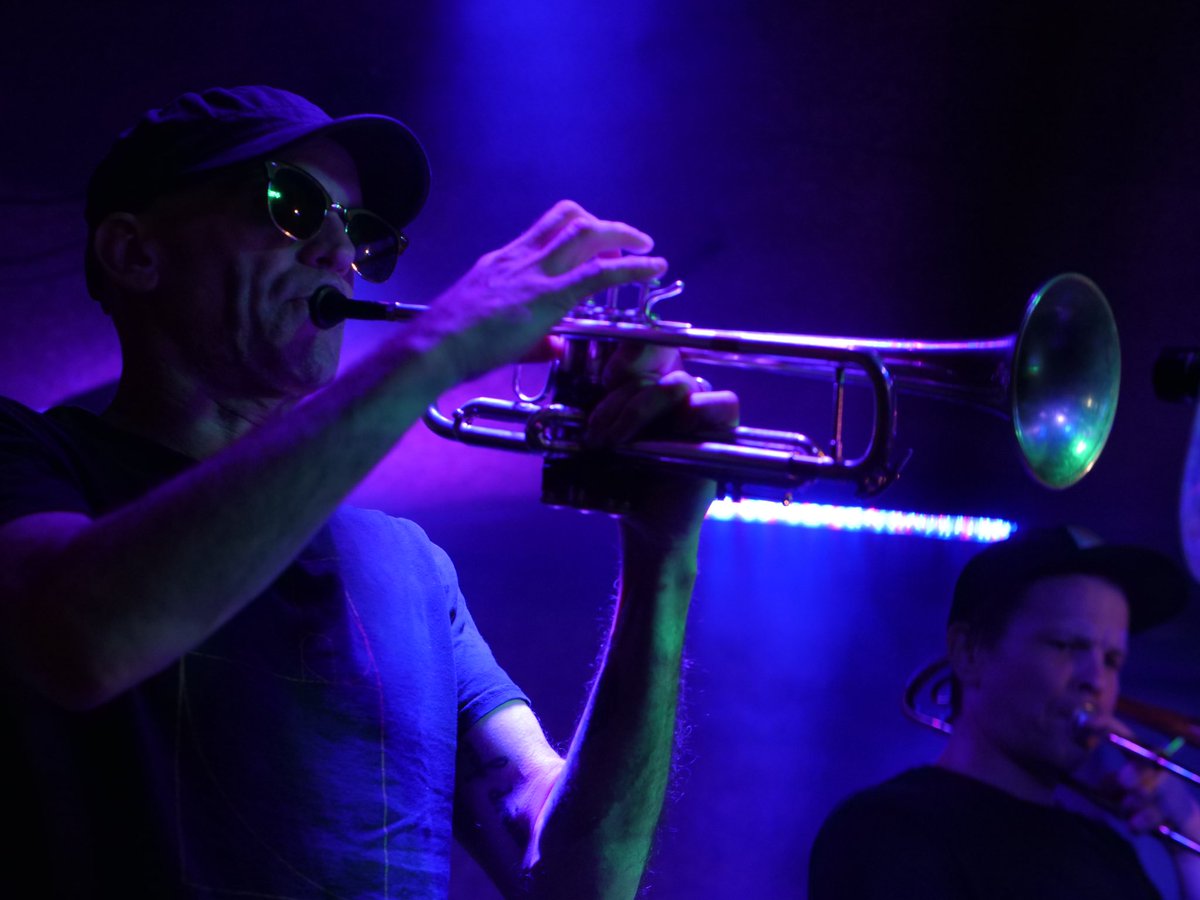 Polyrhythmics's tweet photo. Talent Oregon - tonight’s the last night to see us before we head to California ! Come start your weekend early with us for a serious funk dance party at @talentclublive !
💃💚🕺💫
📷 Levi Anderson
#oregon #talentoregon #oregonmusic #polysontour #funkmusic #polyrhythmics https://t.co/N8a9hWaXJ5